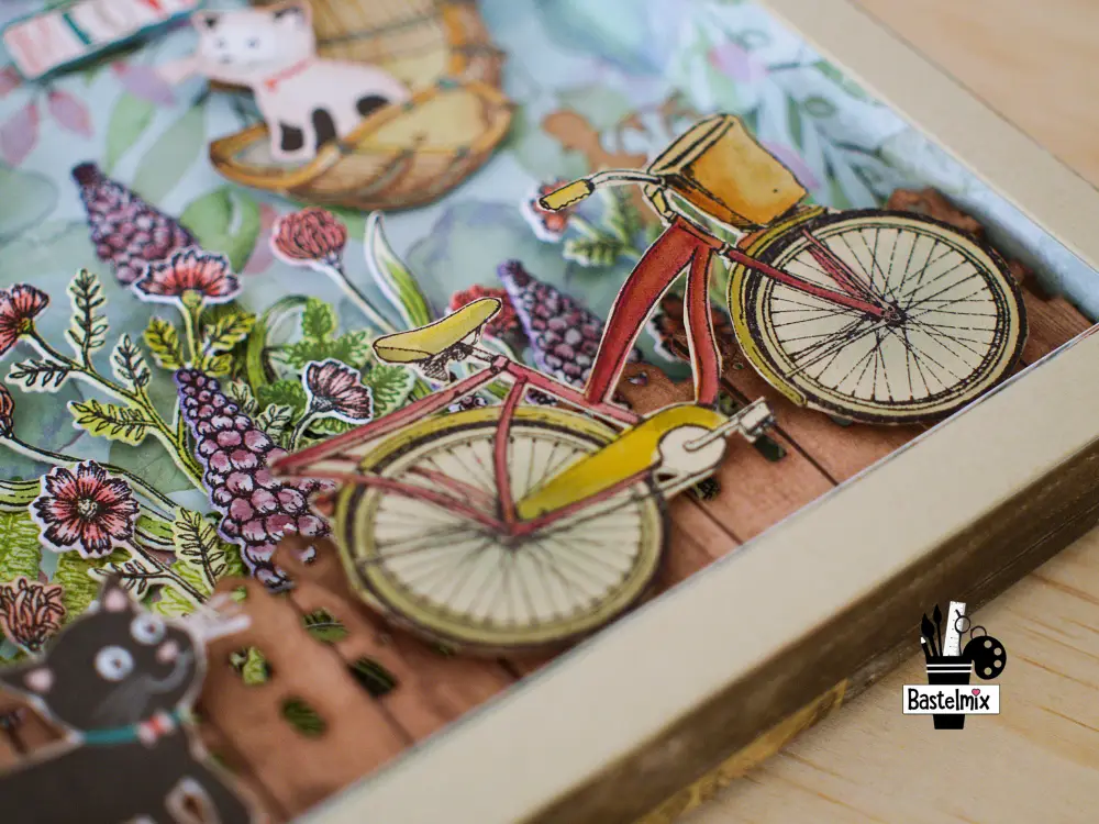 Fahrrad aus Papier, gestempelt mit Heartfelt Creations "Cottage Lifestyle" und anschließend ausgeschnitten.